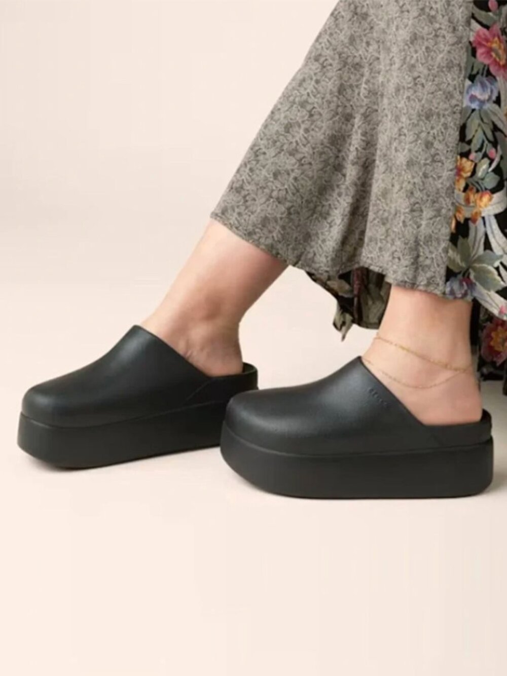 Crocs DYLAN Platform Clogs Faux Leather sz 9 - Picture 2 of 11